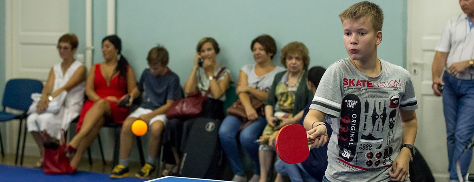 Entertaining leisure: Dance classes and international table tennis tournament.